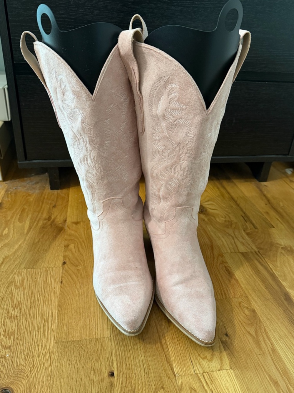 Arula Pink Suede Boots